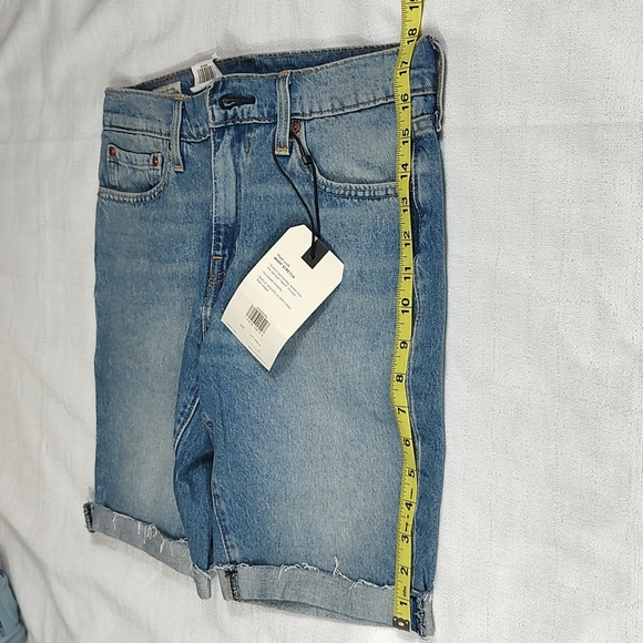 Levi Premium Jean Denim Bermuda Shorts Button and Zipper Closer Size 32 NWT - Picture 10 of 10